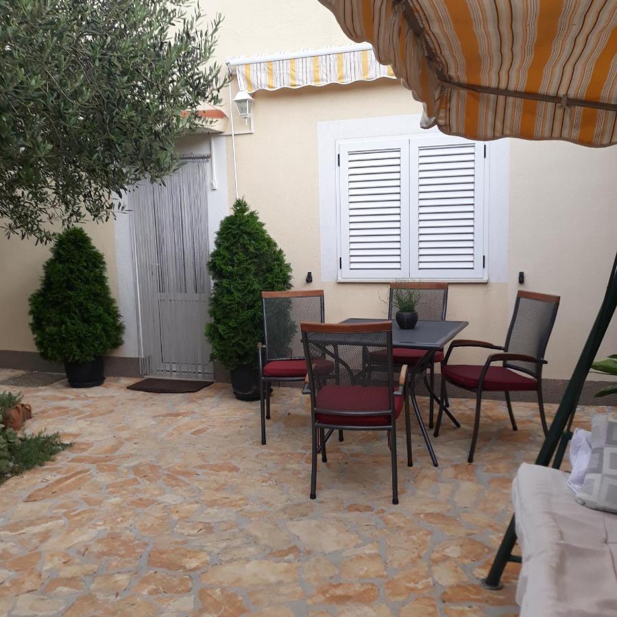 Apartment Mira Trogir Luaran gambar